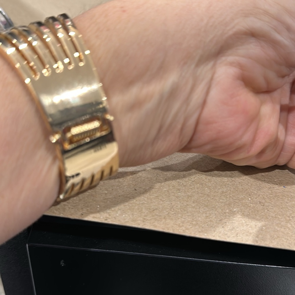 Cuff bracelet - Picture 5 of 5